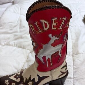 Red and White Western Cowboy Boots! RIDE EM COWBOY